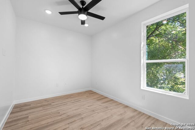 Image 21 of 33 For 106 Bank St  101