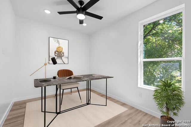 Image 22 of 33 For 106 Bank St  101