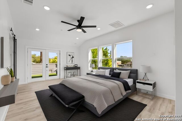 Image 25 of 33 For 106 Bank St  101