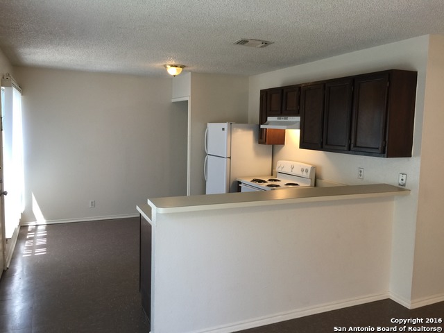 Image 4 of 12 For 8435 Cranberry Hill 1