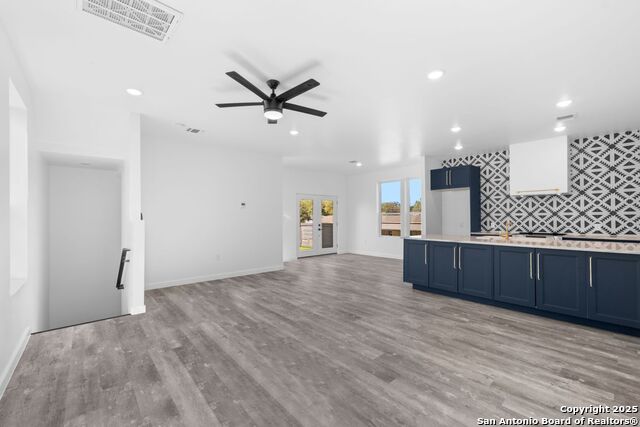 Image 10 of 32 For 106 Bank St  201