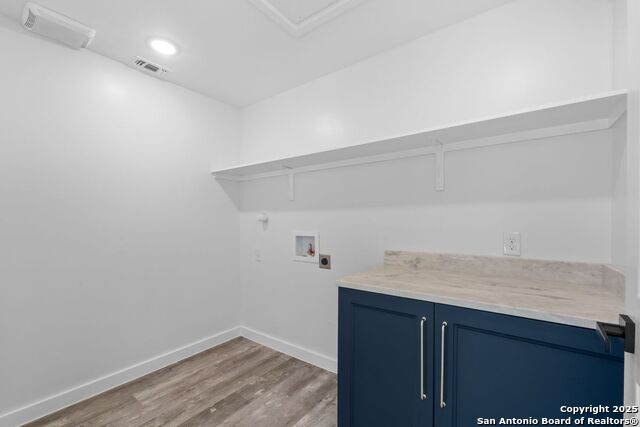 Image 15 of 32 For 106 Bank St  201