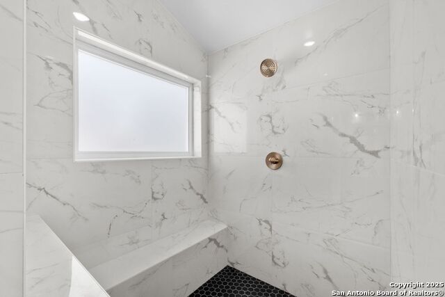 Image 27 of 32 For 106 Bank St  201