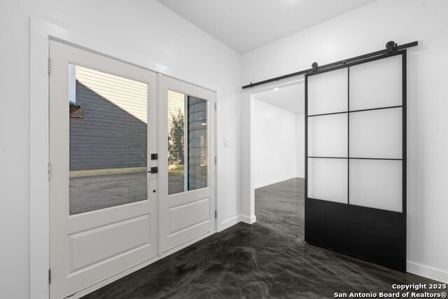 Image 5 of 32 For 106 Bank St  201