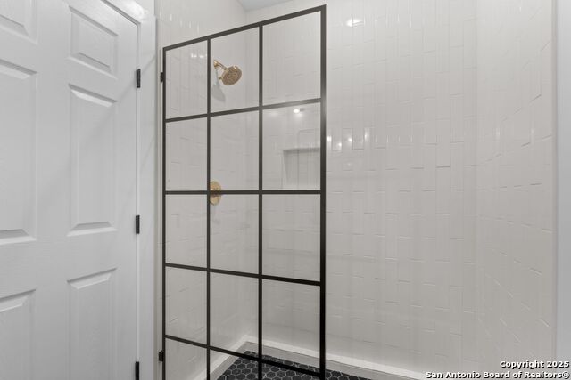 Image 9 of 32 For 106 Bank St  201