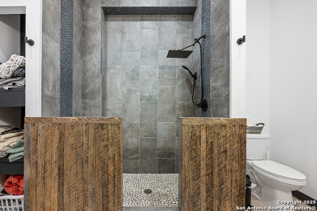 Listing photo id 12 for 144 County Road 7725