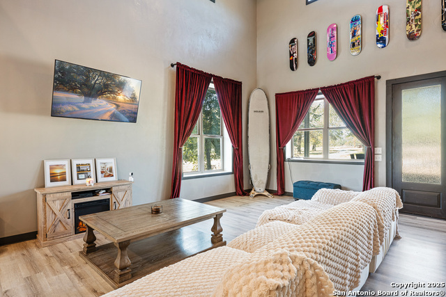 Listing photo id 5 for 144 County Road 7725