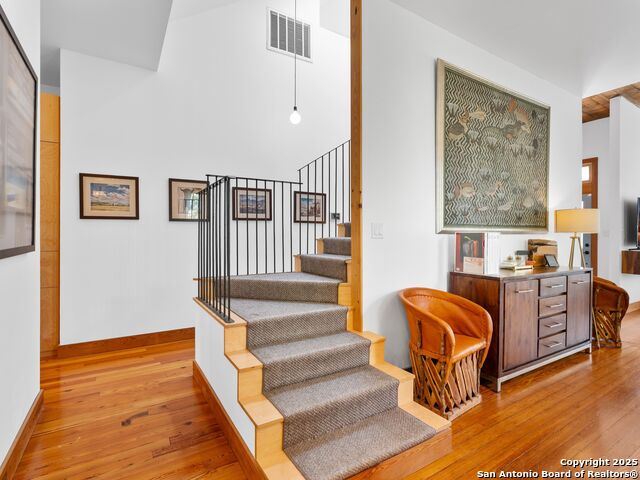 Image 29 of 35 For 211 Devine Street