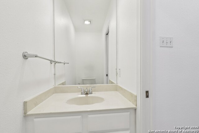 Image 18 of 33 For 11001 Wurzbach  405