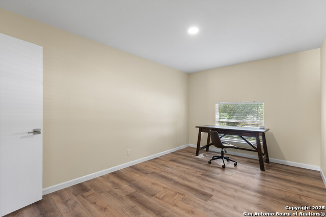 Image 18 of 30 For 11827 Persuasion