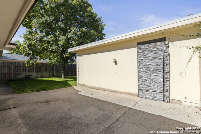 Image 26 of 30 For 11827 Persuasion