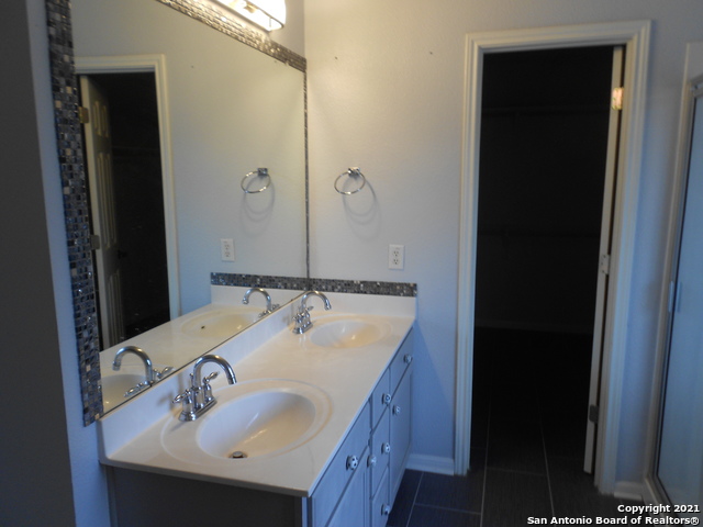 Image 5 of 9 For 8919 Gallop Leap