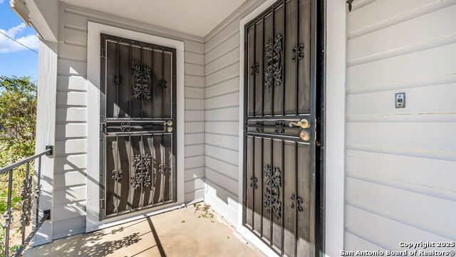 Image 16 of 21 For 2719 Chihuahua