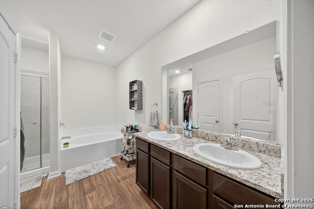 Image 15 of 27 For 11827 Davalos