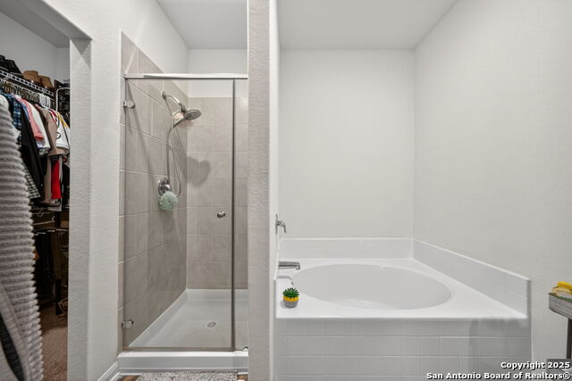 Image 16 of 27 For 11827 Davalos