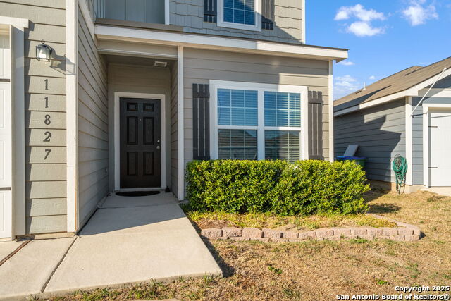 Image 3 of 27 For 11827 Davalos