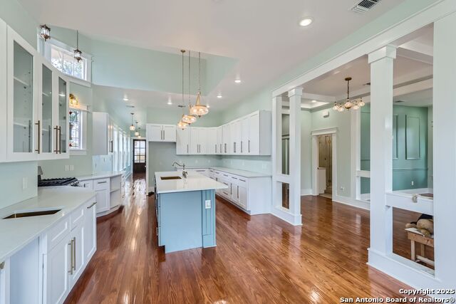 Image 10 of 50 For 515 Highland Blvd W