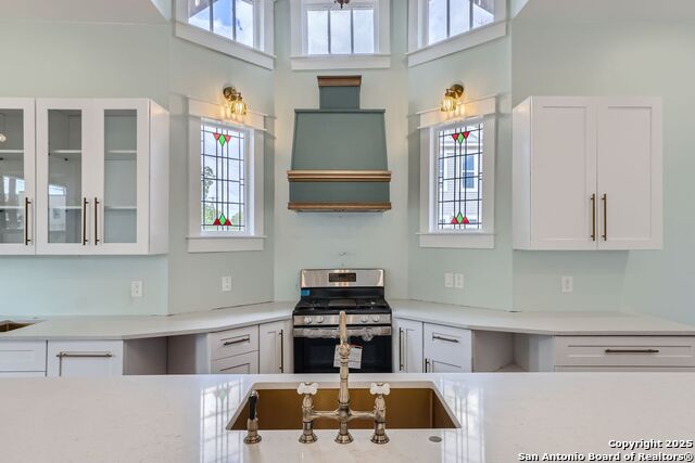 Image 12 of 50 For 515 Highland Blvd W