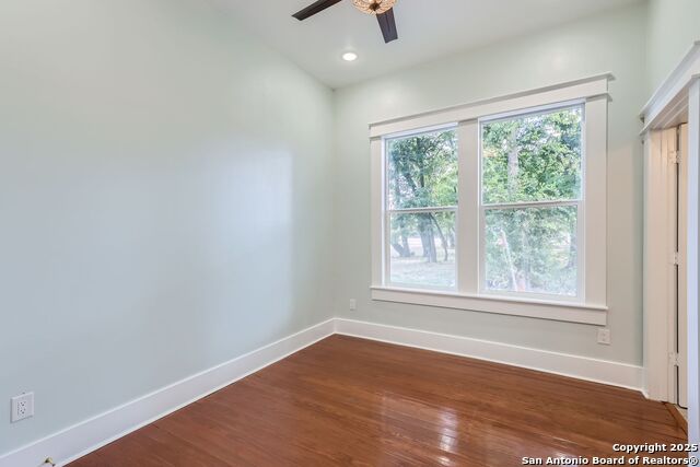 Image 21 of 50 For 515 Highland Blvd W