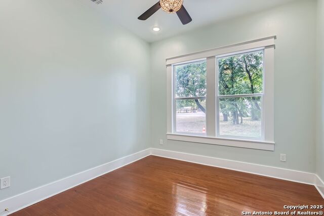 Image 23 of 50 For 515 Highland Blvd W