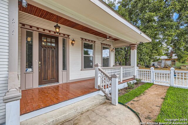 Image 5 of 50 For 515 Highland Blvd W