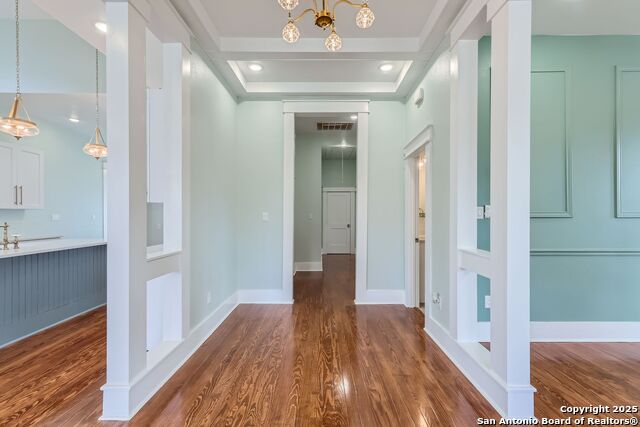 Image 6 of 50 For 515 Highland Blvd W