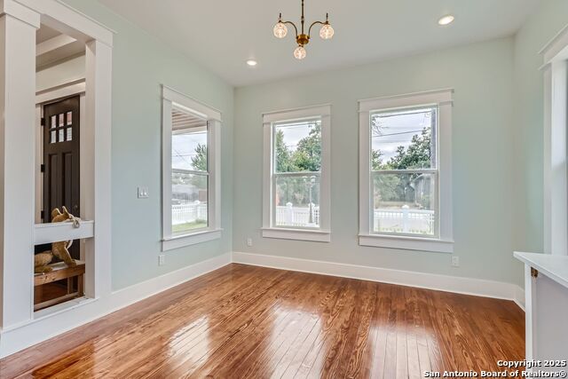 Image 9 of 50 For 515 Highland Blvd W