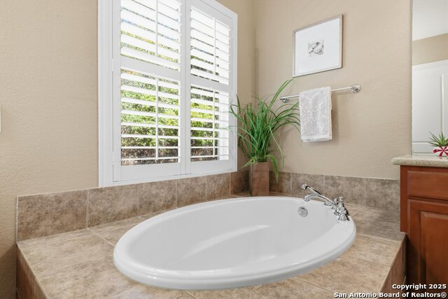 Image 24 of 32 For 12715 Texas Thistle