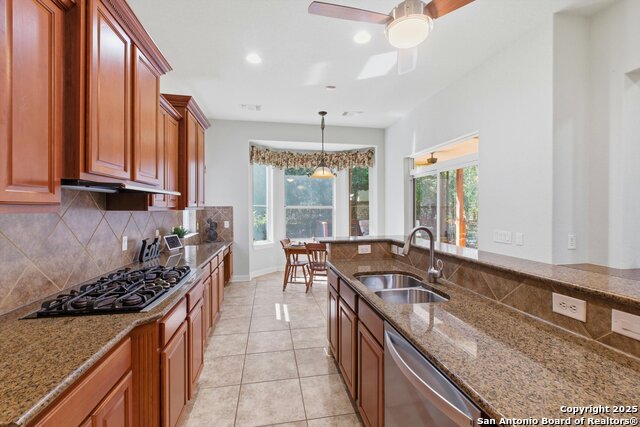 Image 8 of 32 For 12715 Texas Thistle