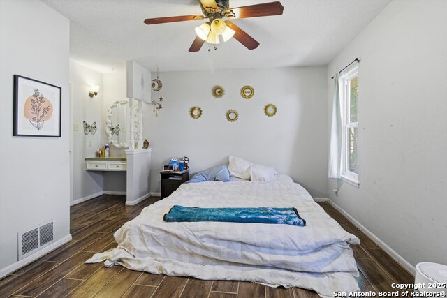 Image 15 of 31 For 6711 Yellow Rose St