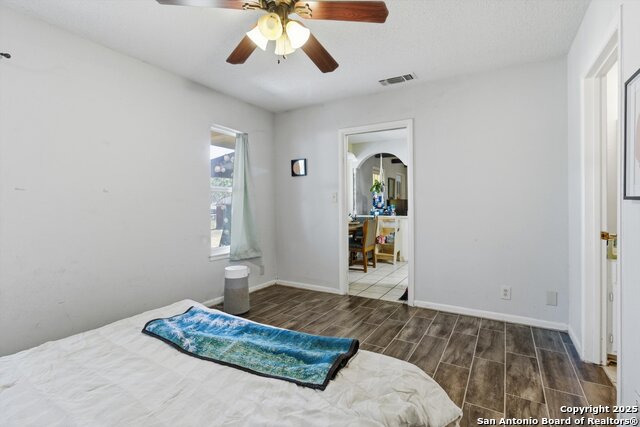 Image 17 of 31 For 6711 Yellow Rose St