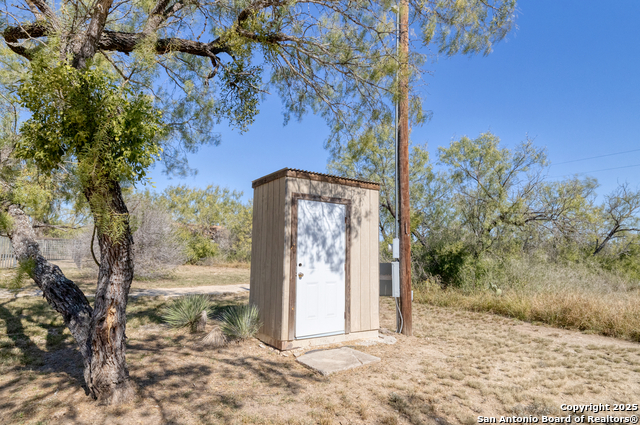 Image 30 of 53 For 1876 County Road 400