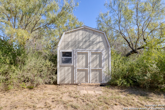 Image 36 of 53 For 1876 County Road 400