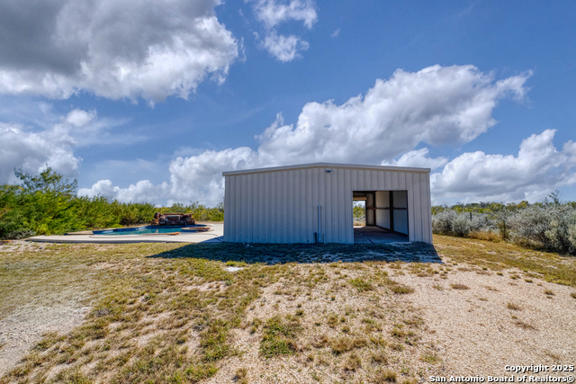 Image 38 of 53 For 1876 County Road 400