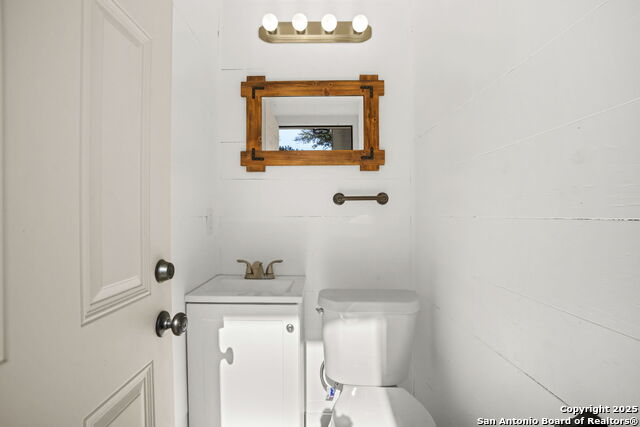 Image 10 of 50 For 3615 Riverside Dr.