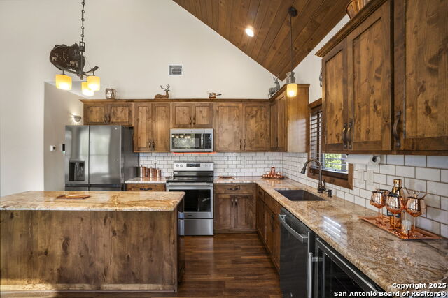 Image 12 of 50 For 3615 Riverside Dr.