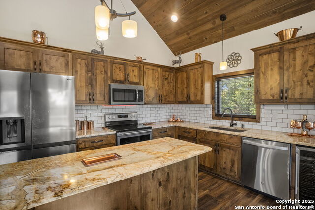 Image 13 of 50 For 3615 Riverside Dr.