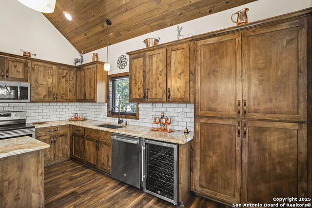 Image 16 of 50 For 3615 Riverside Dr.