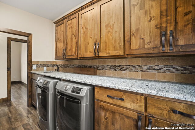 Image 17 of 50 For 3615 Riverside Dr.