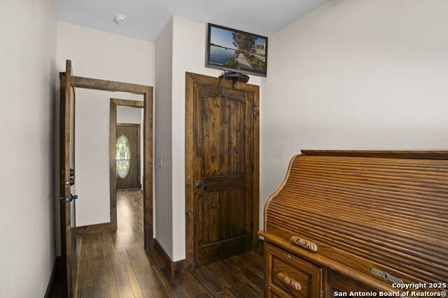 Image 19 of 50 For 3615 Riverside Dr.