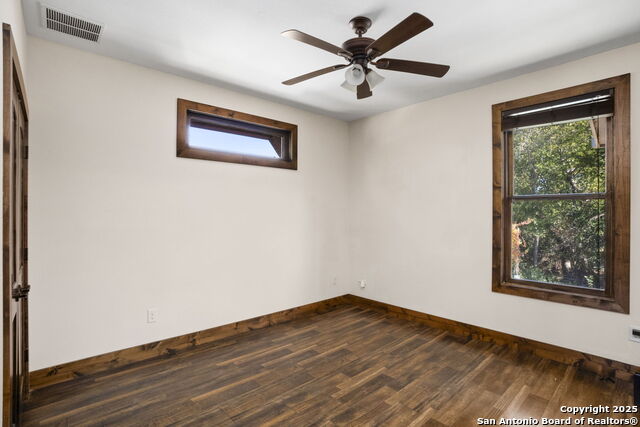 Image 21 of 50 For 3615 Riverside Dr.