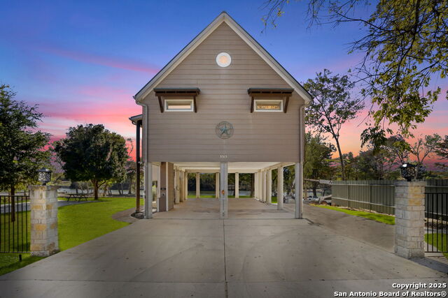 Image 38 of 50 For 3615 Riverside Dr.