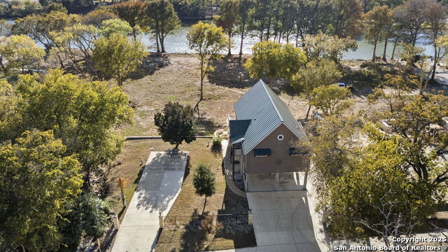 Image 46 of 50 For 3615 Riverside Dr.