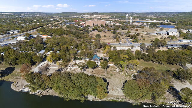 Image 47 of 50 For 3615 Riverside Dr.