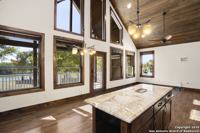 Image 7 of 50 For 3615 Riverside Dr.