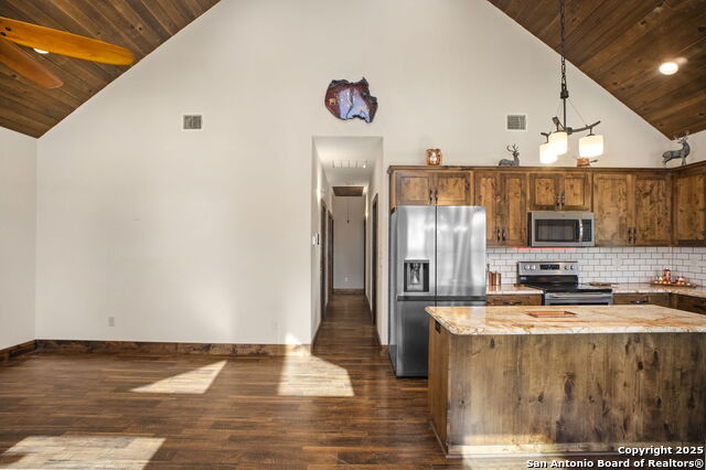 Image 9 of 50 For 3615 Riverside Dr.