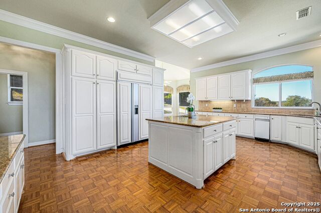 Image 14 of 65 For 305 Lakewood