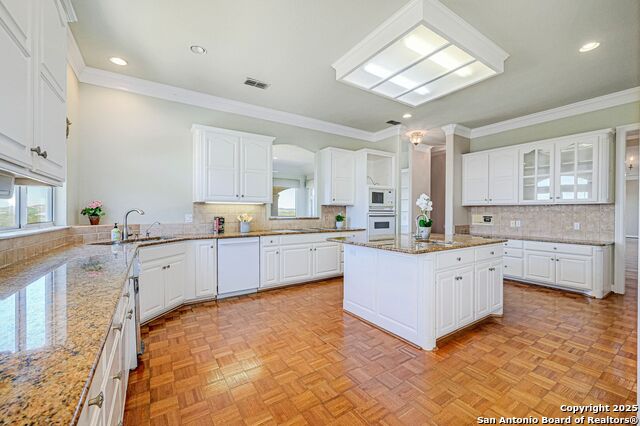 Image 16 of 65 For 305 Lakewood