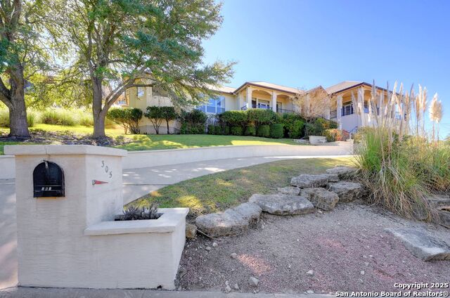 Image 2 of 65 For 305 Lakewood