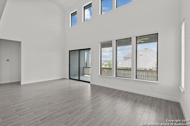 Image 17 of 33 For 12461 Nazareth